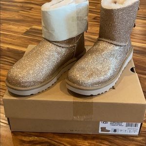 New in box Mini Bailey Uggs- Gold Sparkles